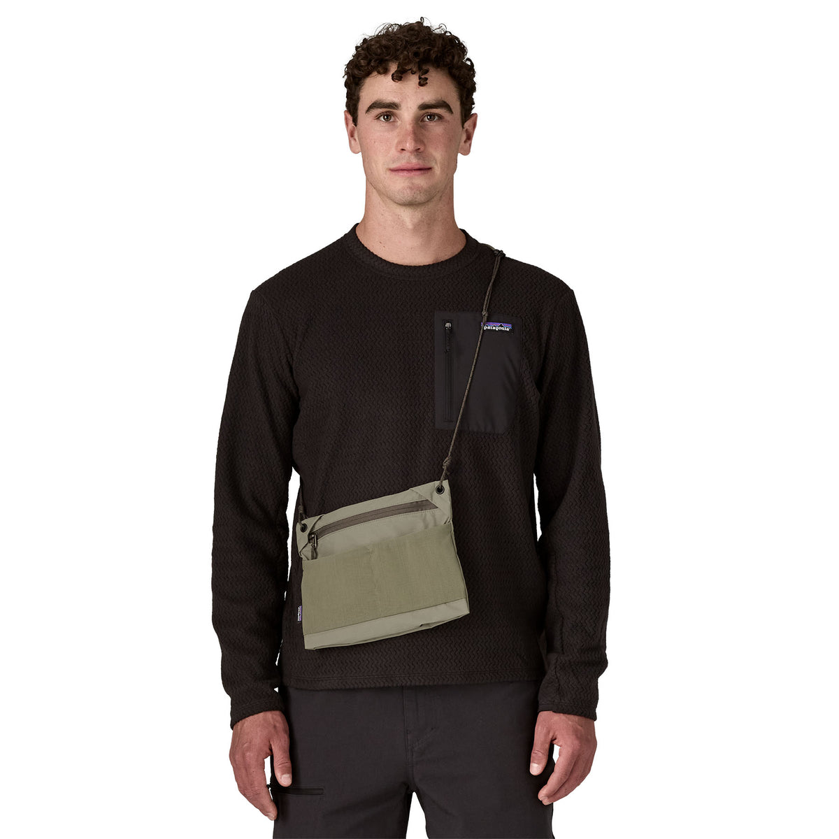 テラヴィア・サコッシュ 3L FW25